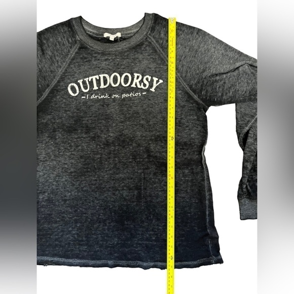 Long Sleeve Crew Neck Lightweight Top - Picture 13 of 13